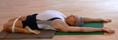 posture yoga supta virasana